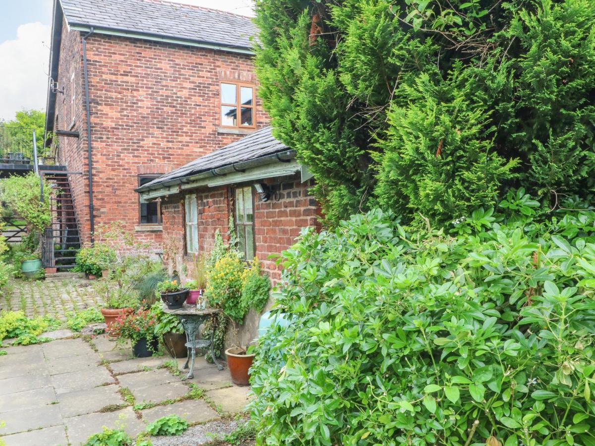 The Toolshed Villa Warrington Exterior foto