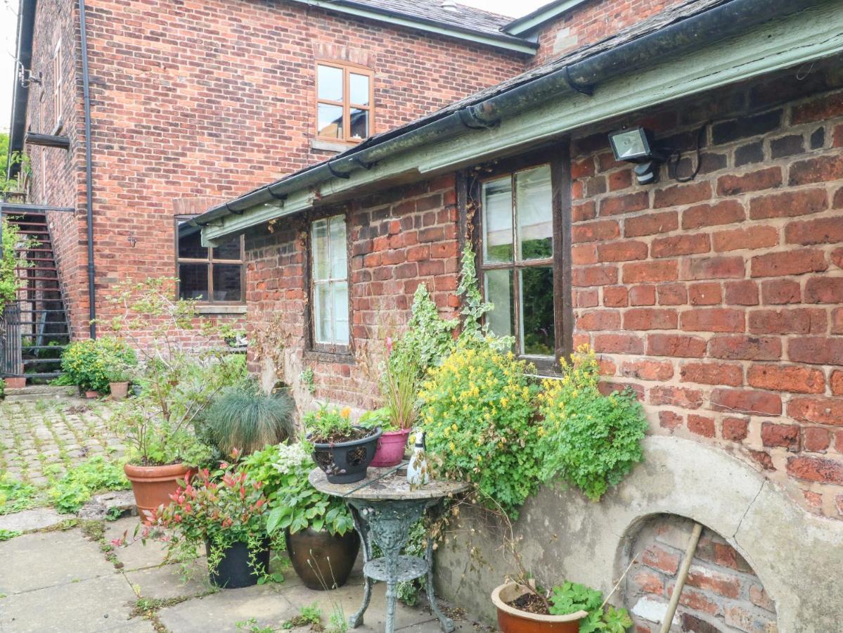 The Toolshed Villa Warrington Exterior foto